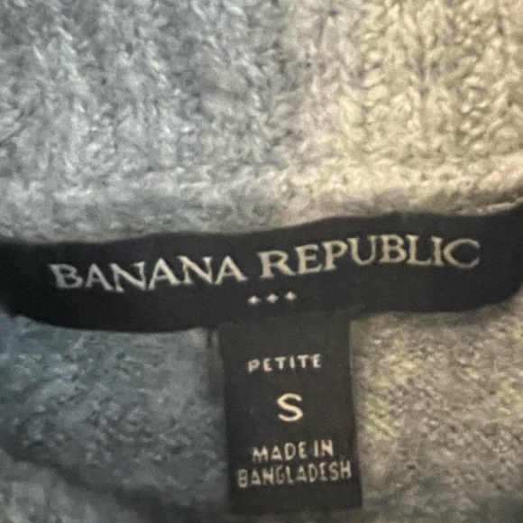 Banana Republic Turtleneck Sweater - Picture 2 of 3